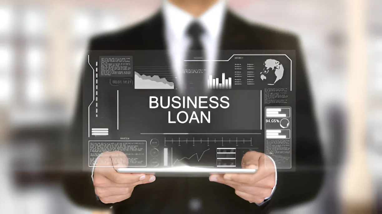 Small business owner securing funding through Traceloans.com